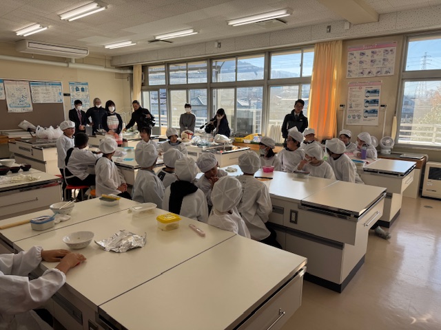 並柳小学校食育24.2.10.JPG